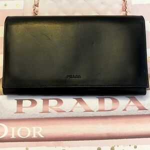 PRADA VITELLI NERO BLACK LEATHER CLASSIC TIMELESS WALLET